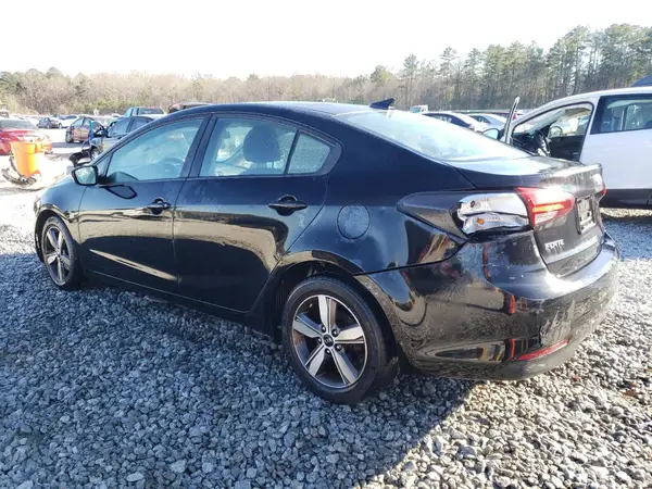 3KPFL4A76JE178833 2018 KIA FORTE - Image 2