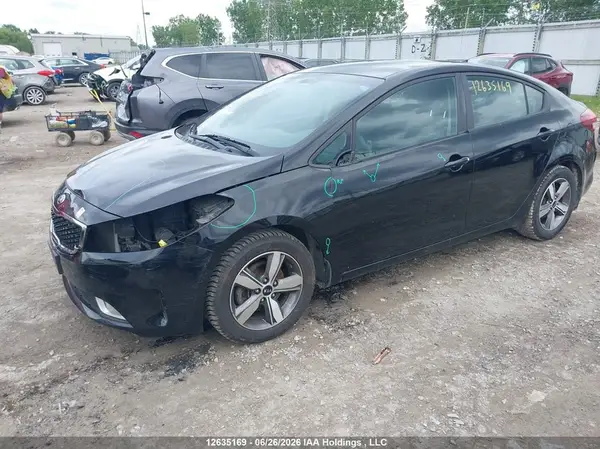 3KPFL4A76JE181165 2018 KIA FORTE - Image 2