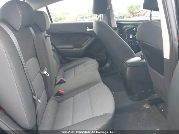 3KPFL4A76JE181165 2018 KIA FORTE - Image 8