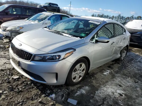 3KPFL4A76JE181487 2018 KIA FORTE - Image 1