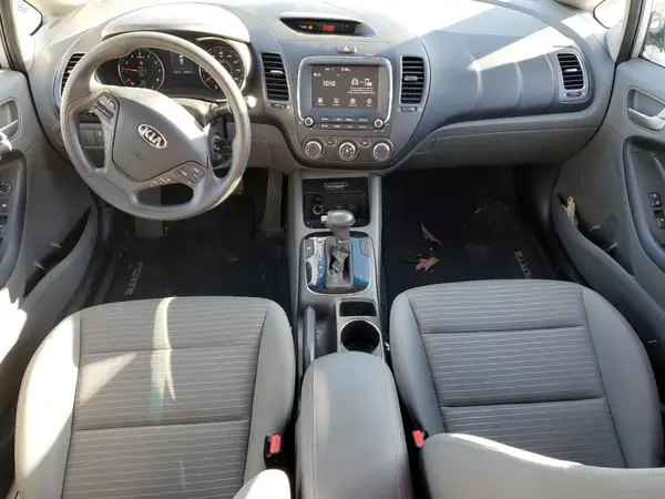 3KPFL4A76JE181487 2018 KIA FORTE - Image 8