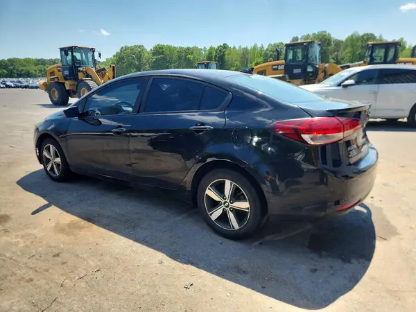 3KPFL4A76JE186768 2018 KIA FORTE - Image 2
