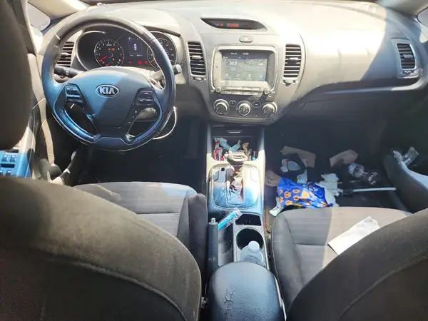3KPFL4A76JE186768 2018 KIA FORTE - Image 8