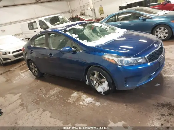 3KPFL4A76JE189007 2018 KIA FORTE - Image 1