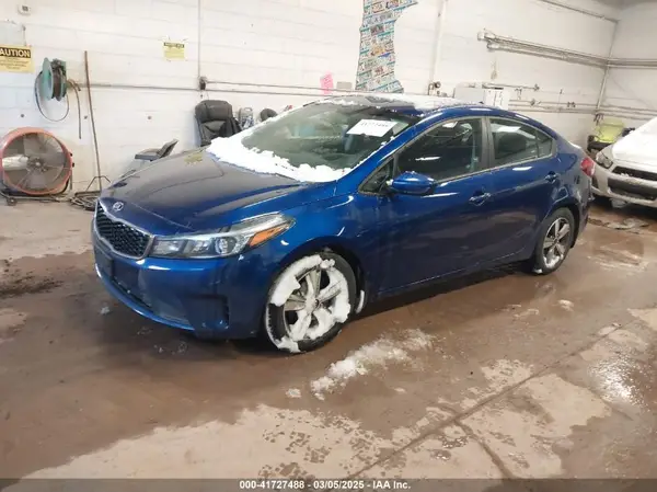 3KPFL4A76JE189007 2018 KIA FORTE - Image 2