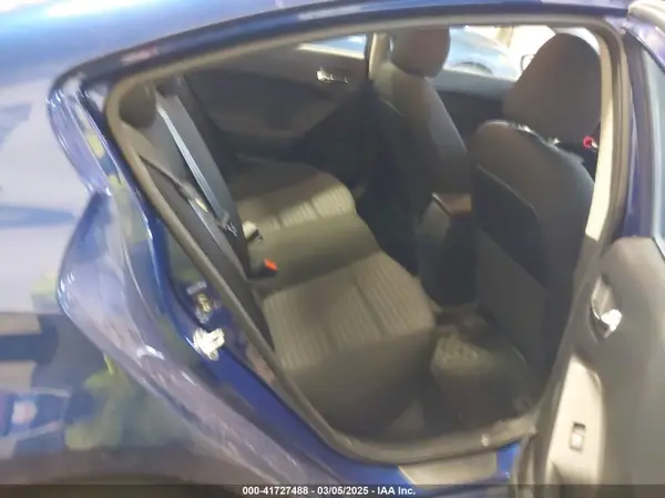 3KPFL4A76JE189007 2018 KIA FORTE - Image 8