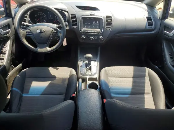 3KPFL4A76JE190013 2018 KIA FORTE - Image 8