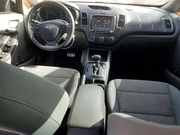 3KPFL4A76JE190769 2018 KIA FORTE - Image 8