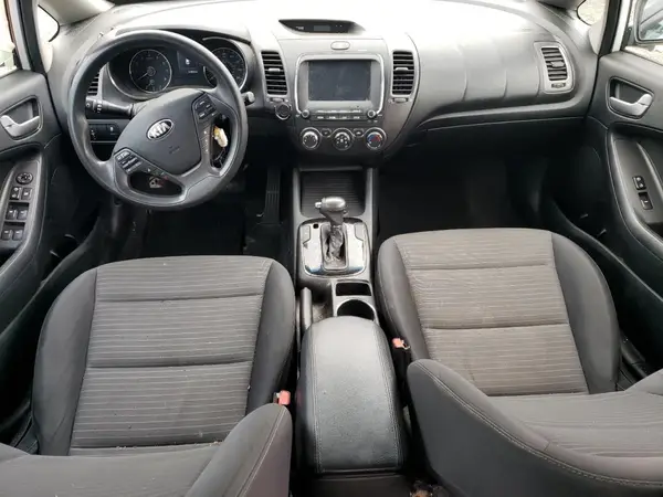 3KPFL4A76JE191307 2018 KIA FORTE - Image 8
