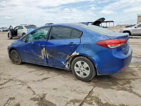 3KPFL4A76JE192358 2018 KIA FORTE - Image 2