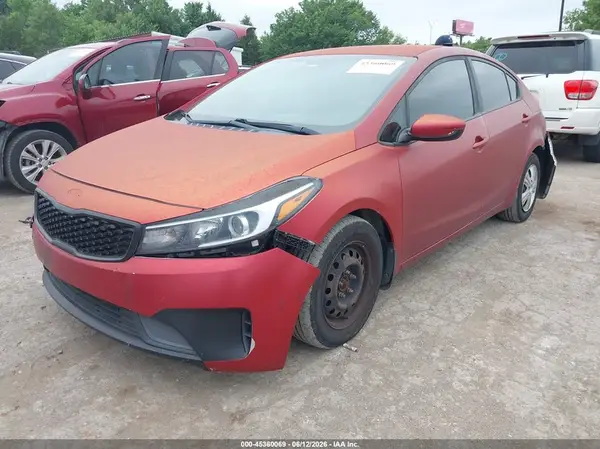 3KPFL4A76JE195311 2018 KIA FORTE - Image 2