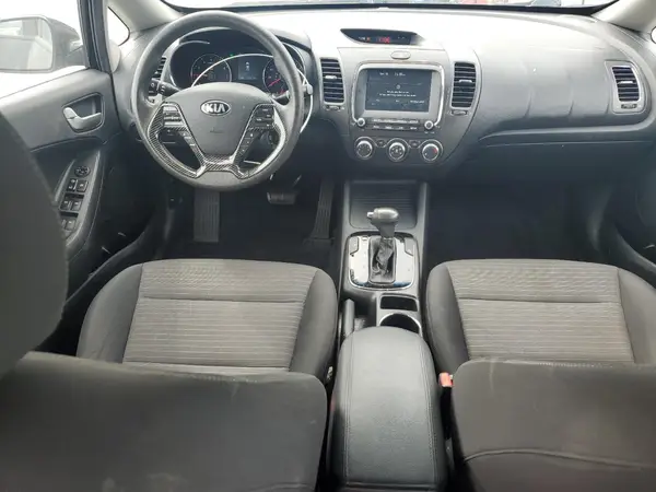 3KPFL4A76JE197799 2018 KIA FORTE - Image 8