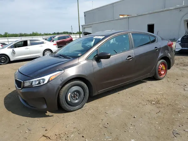 3KPFL4A76JE199049 2018 KIA FORTE - Image 1