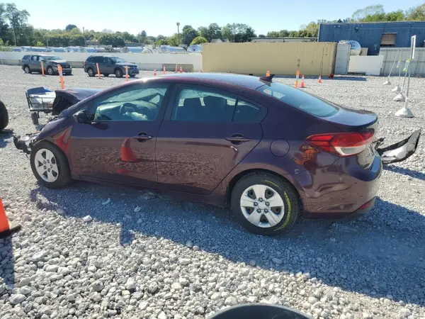 3KPFL4A76JE199648 2018 KIA FORTE - Image 2