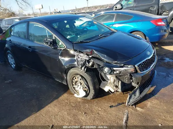3KPFL4A76JE199732 2018 KIA FORTE - Image 1