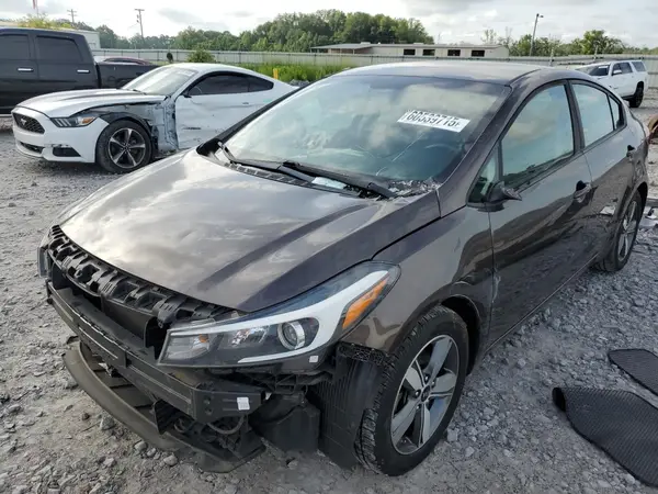 3KPFL4A76JE200877 2018 KIA FORTE - Image 1