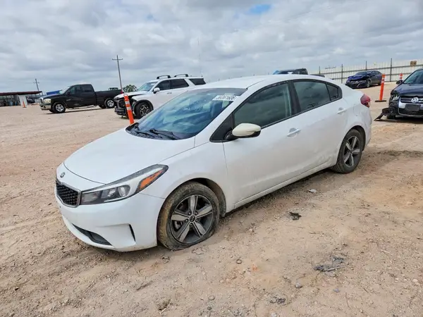 3KPFL4A76JE201334 2018 KIA FORTE - Image 1