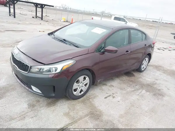 3KPFL4A76JE201804 2018 KIA FORTE - Image 2