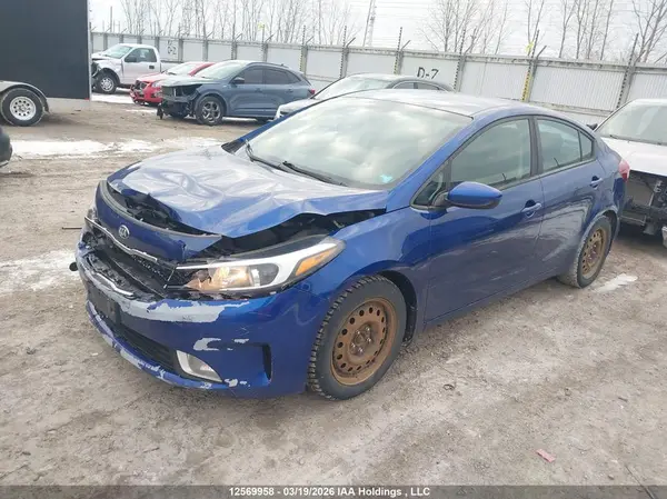 3KPFL4A76JE203570 2018 KIA FORTE - Image 2