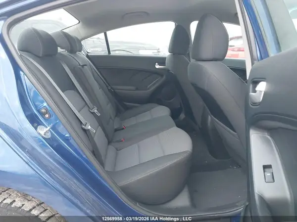 3KPFL4A76JE203570 2018 KIA FORTE - Image 8