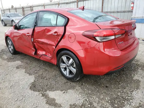3KPFL4A76JE213600 2018 KIA FORTE - Image 2
