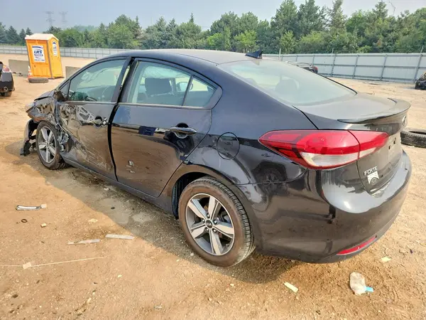 3KPFL4A76JE213774 2018 KIA FORTE - Image 2