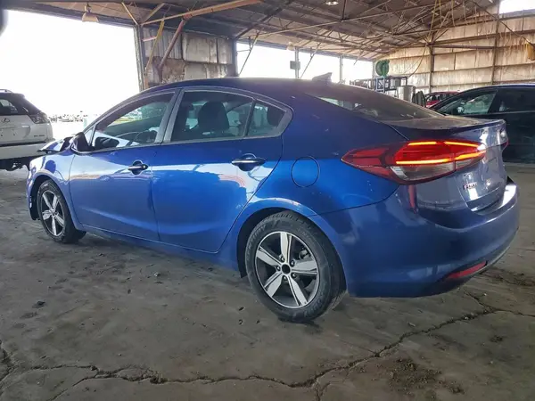 3KPFL4A76JE214343 2018 KIA FORTE - Image 2