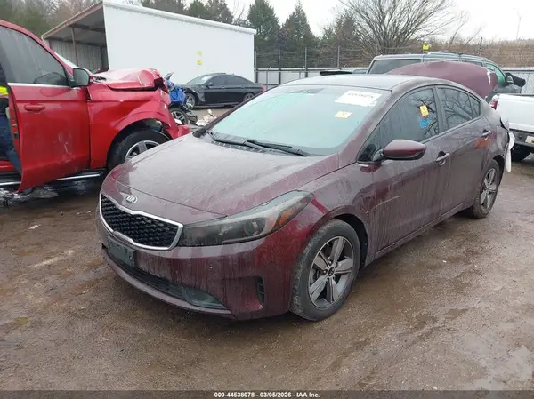 3KPFL4A76JE214732 2018 KIA FORTE - Image 2