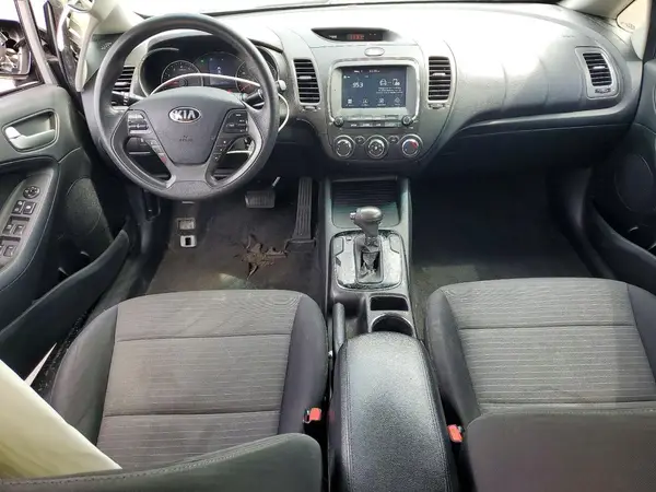 3KPFL4A76JE215623 2018 KIA FORTE - Image 8