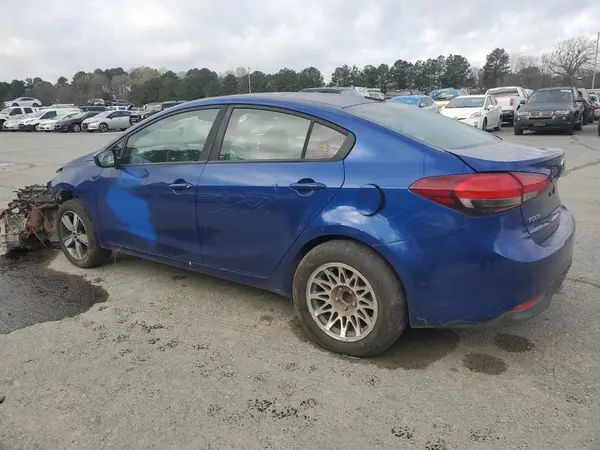 3KPFL4A76JE216156 2018 KIA FORTE - Image 2
