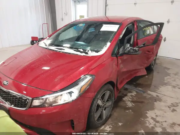 3KPFL4A76JE219624 2018 KIA FORTE - Image 2