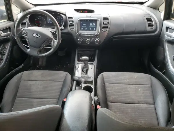 3KPFL4A76JE220126 2018 KIA FORTE - Image 8