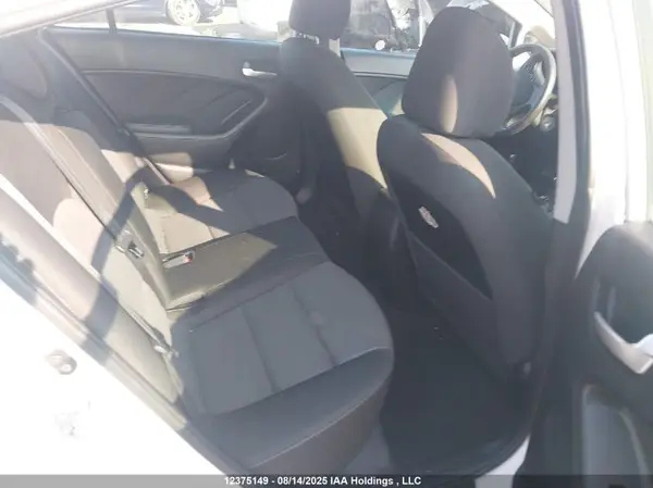 3KPFL4A76JE221454 2018 KIA FORTE - Image 8