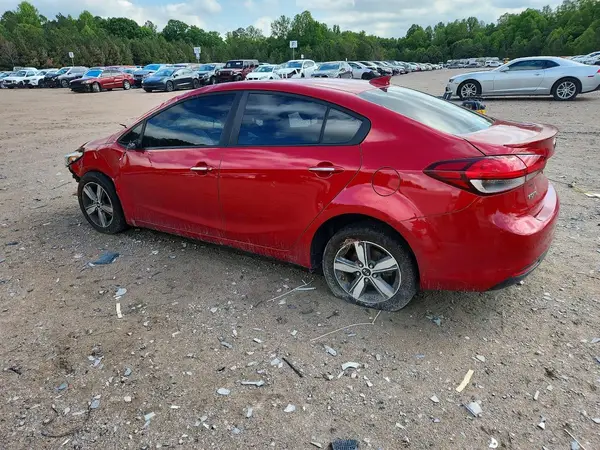 3KPFL4A76JE225844 2018 KIA FORTE - Image 2