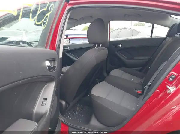 3KPFL4A76JE231868 2018 KIA FORTE - Image 8