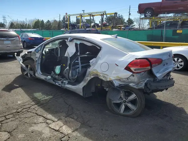 3KPFL4A76JE234155 2018 KIA FORTE - Image 2