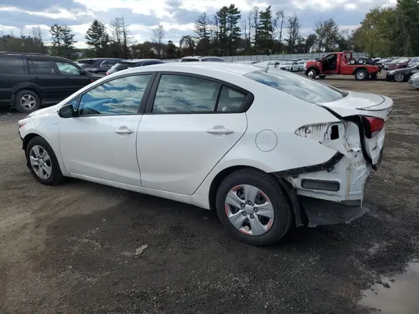 3KPFL4A76JE235676 2018 KIA FORTE - Image 2