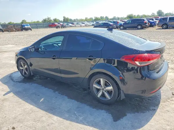 3KPFL4A76JE239372 2018 KIA FORTE - Image 2