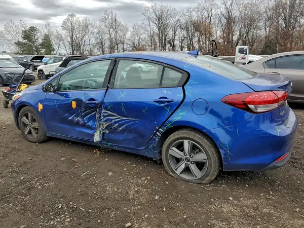 3KPFL4A76JE241199 2018 KIA FORTE - Image 2