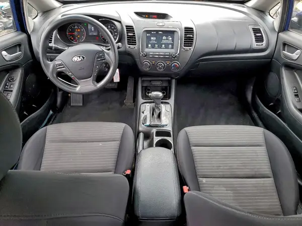 3KPFL4A76JE241199 2018 KIA FORTE - Image 8