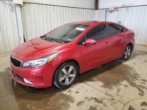 3KPFL4A76JE241557 2018 KIA FORTE - Image 1