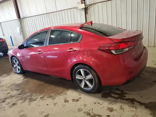 3KPFL4A76JE241557 2018 KIA FORTE - Image 2