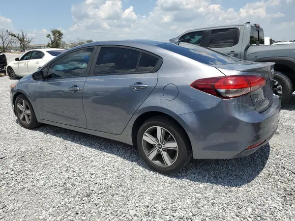 3KPFL4A76JE241851 2018 KIA FORTE - Image 2
