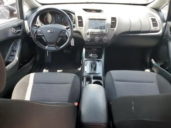 3KPFL4A76JE241851 2018 KIA FORTE - Image 8