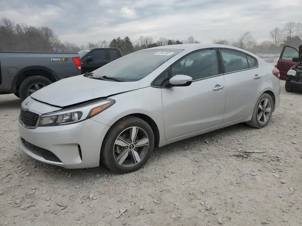3KPFL4A76JE242434 2018 KIA FORTE - Image 1