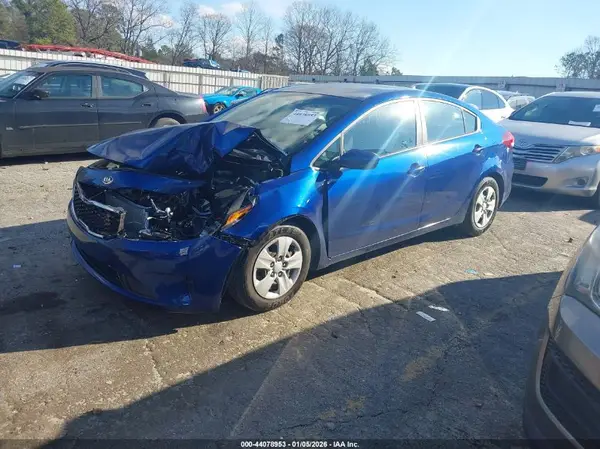 3KPFL4A76JE242966 2018 KIA FORTE - Image 2
