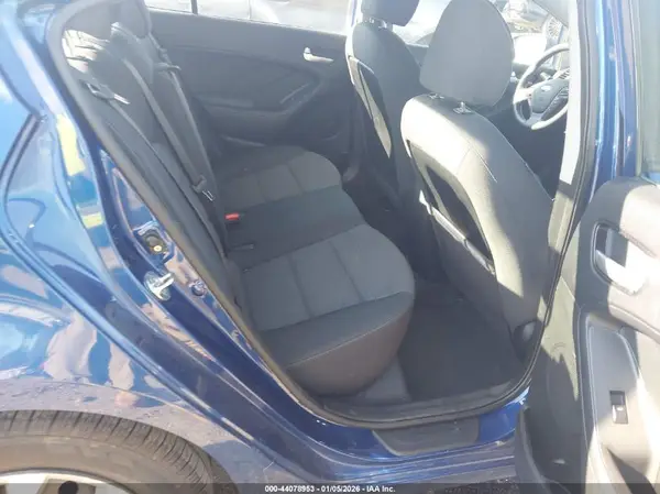 3KPFL4A76JE242966 2018 KIA FORTE - Image 8