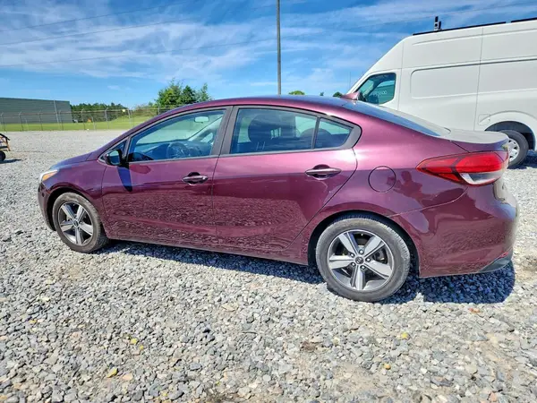 3KPFL4A76JE244314 2018 KIA FORTE - Image 2