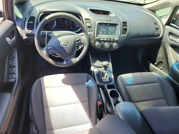 3KPFL4A76JE244314 2018 KIA FORTE - Image 8