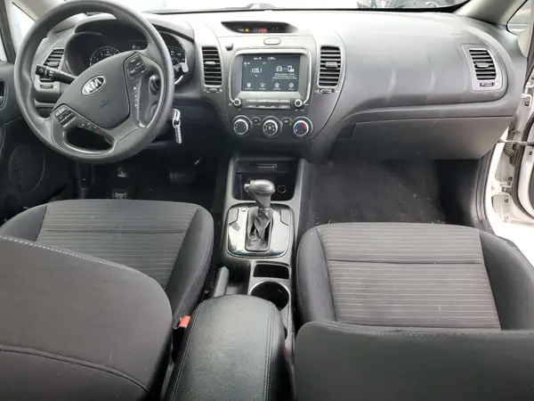 3KPFL4A76JE244457 2018 KIA FORTE - Image 8